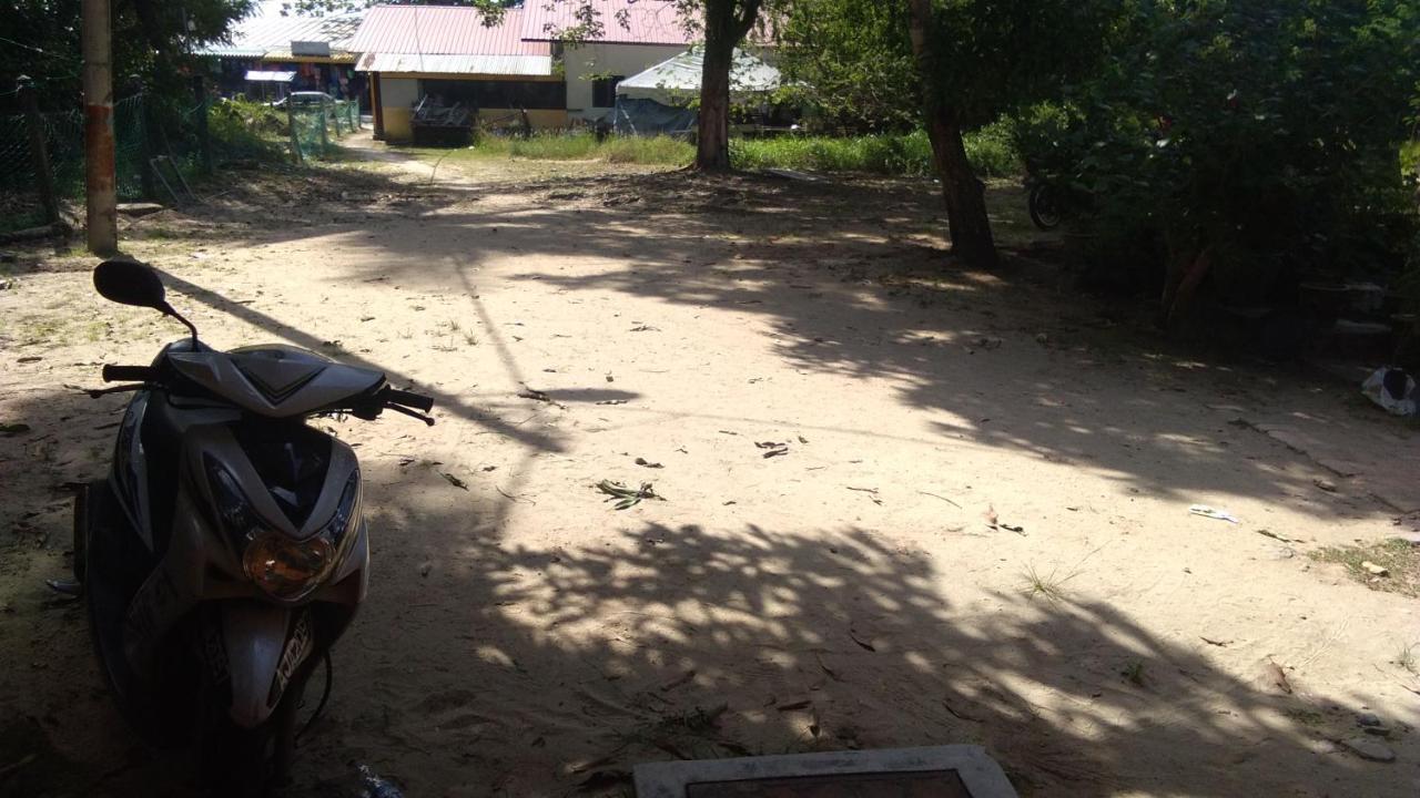 Nipahmas Chalet Pekan Pangkor Exteriör bild